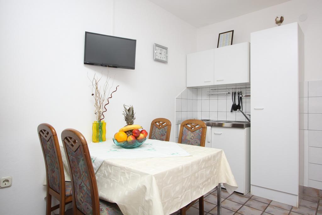 Apartments "I & I" Паг Стая снимка