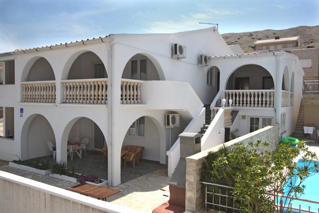 Apartments "I & I" Паг Стая снимка