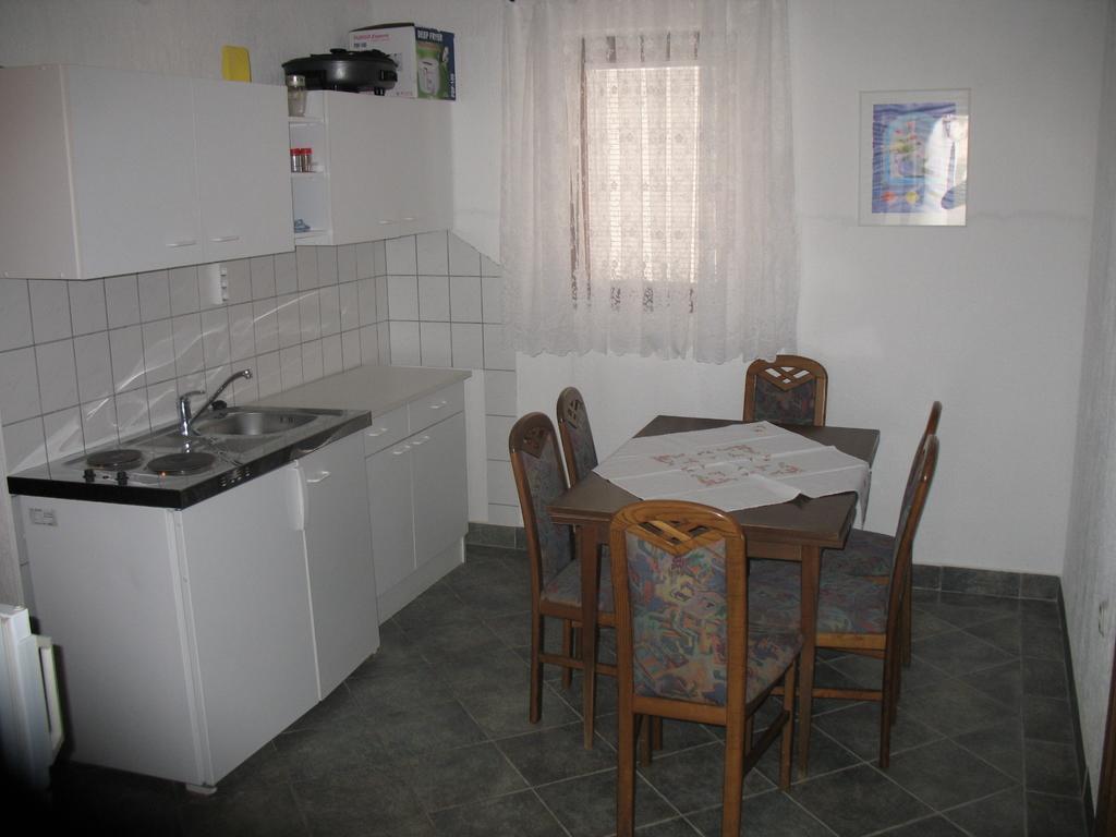 Apartments "I & I" Паг Стая снимка