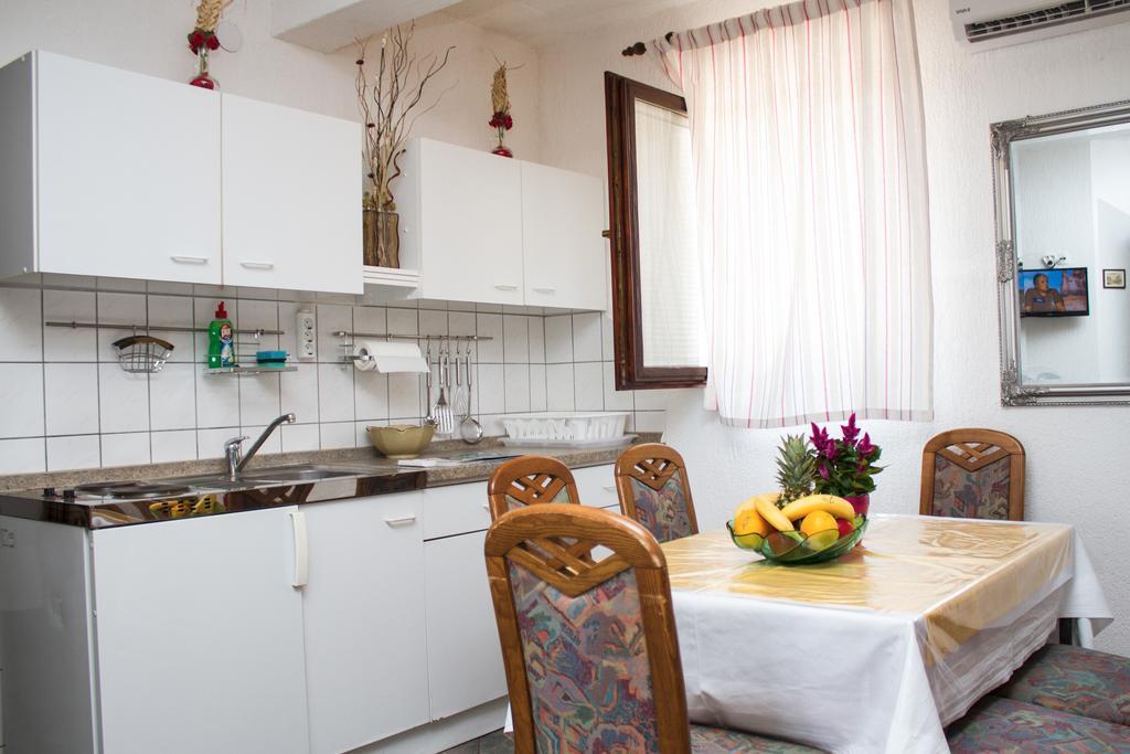 Apartments "I & I" Паг Екстериор снимка