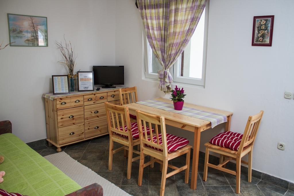 Apartments "I & I" Паг Екстериор снимка