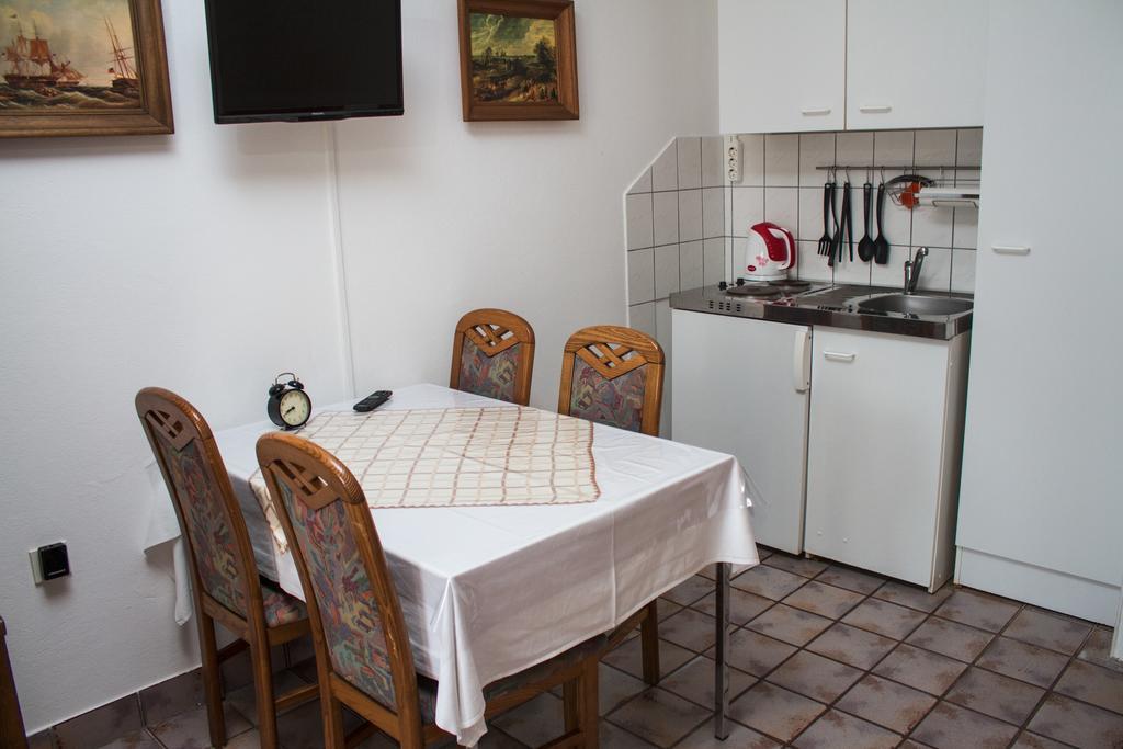 Apartments "I & I" Паг Екстериор снимка